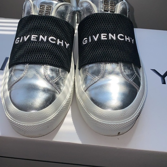 Designer sneakers Size 9, gentle worn twice. I needed a bigger size, sad to sell - Picture 14 of 16